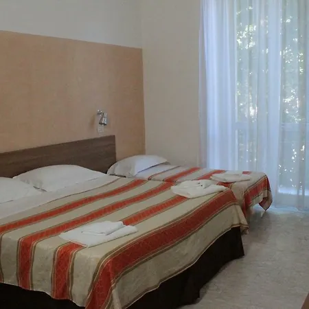 Derna 3* Viareggio