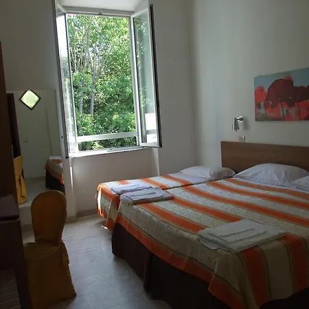 Hotel Derna Viareggio