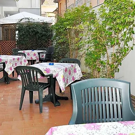 Derna Hotel