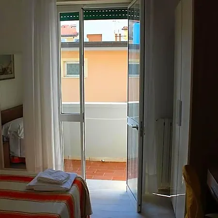 Hotel Derna Viareggio