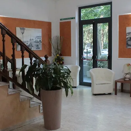 فندق Derna 3*