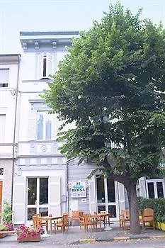 Готель Derna В'яреджо