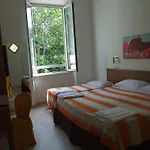 Szálloda Derna Viareggio