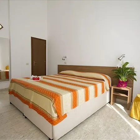 فندق Derna 3*