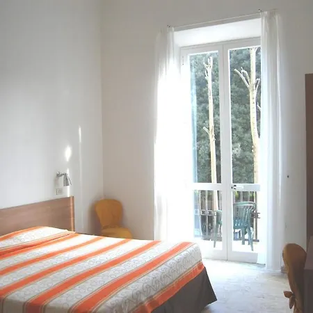 Hotell Derna Viareggio