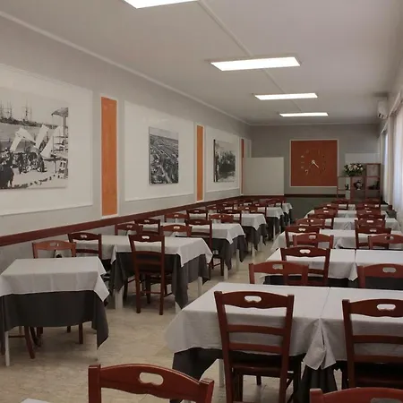 Szálloda Derna 3*